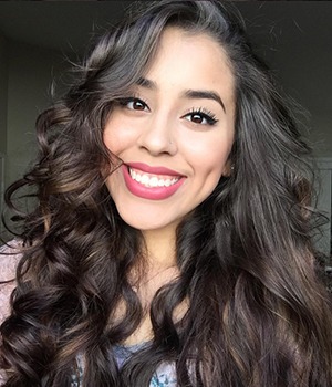 When Less is More: Latina Micro-Influencers Pave the Way – Interview with Tyannah Vasquez